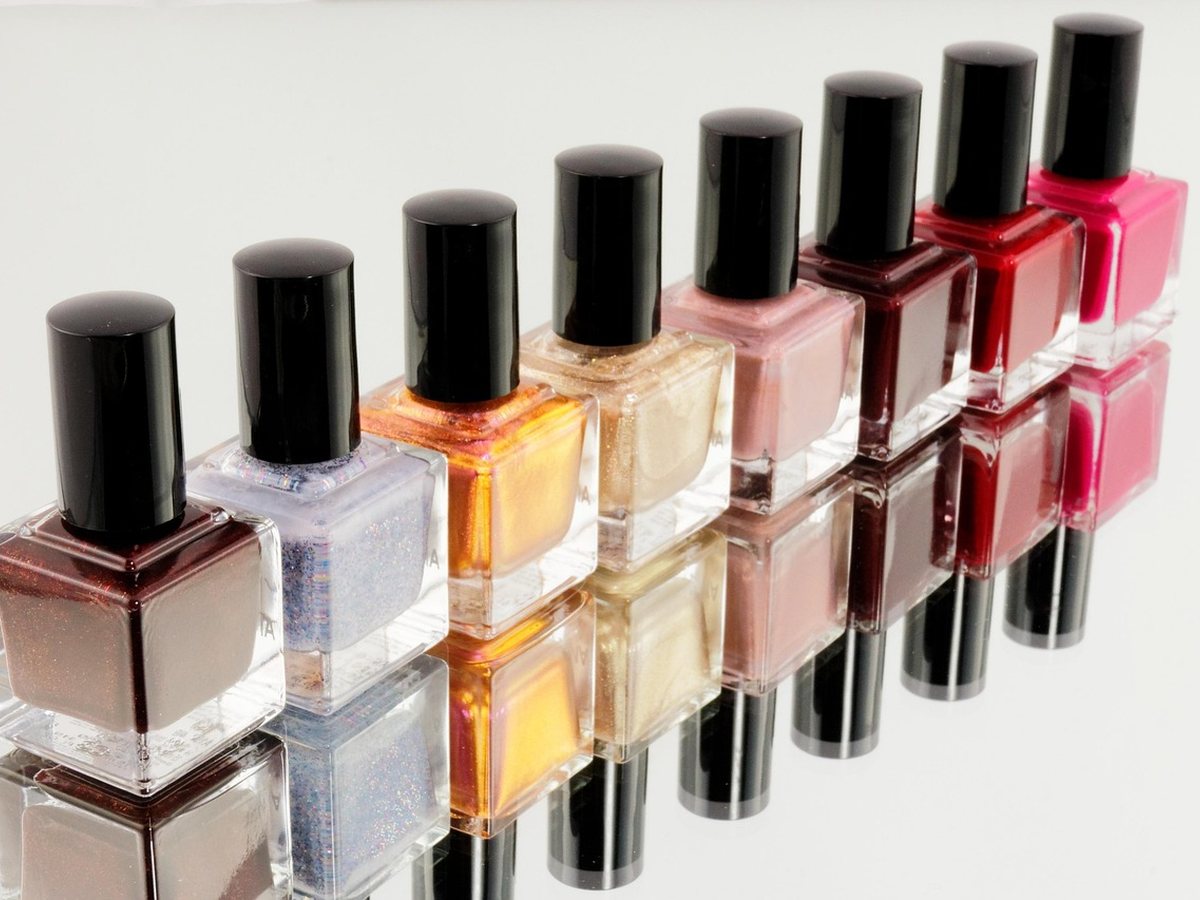 Manucure et pédicure, vernis et soins des ongles